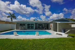 The Stunning Miramar luxe Retreat | 3BR/2BA - Image 2