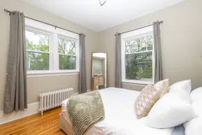 Beautiful Apartment with glass porch down town! - Image 4