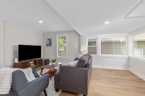 Main floor unit in Muskegon - close to lakes - Image 3