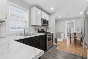 Spacious 3BR Near Hoboken • Free Parking • Balcony - Image 4