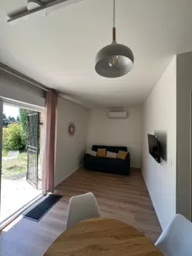 Renovated accommodation in the countryside - near Avignon - Image 3