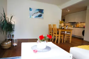 Apple Tree Garden House - Image 3