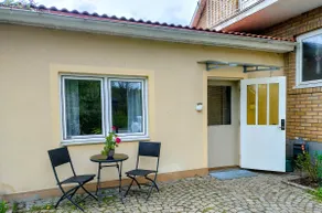 Apple Tree Garden House - Image 5