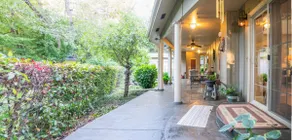 Rogue River Magnolia House - Image 3