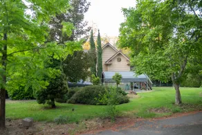 Rogue River Magnolia House - Image 5