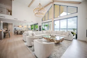 The Luxury Lac Champlain, Venice in Quebec with HOT TUB - Image 5