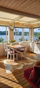 Cozy lakeside cottage with swimming and fishing - Image 3