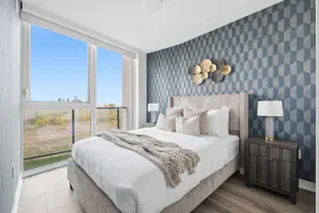 Chic 2BR Urban High-Rise Scenic City Views - Image 2