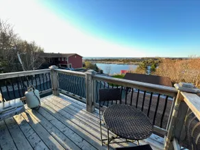 The Shoreline Hideaway - Image 2