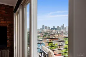 City View Perch Walkable Apt - Image 3