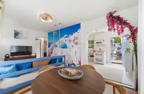 Santorini Staycation Retreat +Hot Tub & Bungalow - Image 2