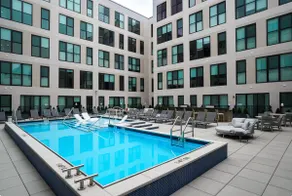 Cozy Modern 1BR in Downtown OTR, GYM, POOL - Image 3
