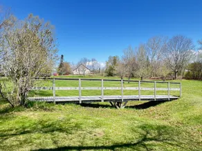 The Vine Bridge Retreat - near Montague Marina - Image 4