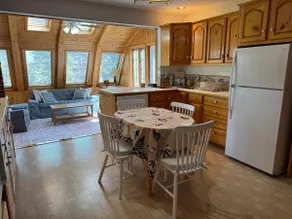 The Vine Bridge Retreat - near Montague Marina - Image 5