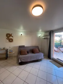 1 bedroom apartment, free parking - Image 2