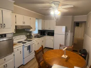 Hilltop Apartment - Image 4