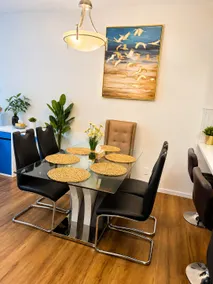 Spacious Calgary Haven l 4BR Home l 3 Full Bath l AC l Sleeps 8 plus - Image 4