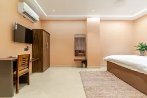Pink Suite • Newly Built • Near Hawa Mahal •Jaipur - Image 3