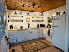 2 BR, 1 BA near downtown, mountains and dining - Image 3