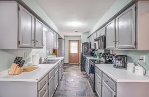 Near Shelby Farms & Greenline- Cordova Comfort - Image 4