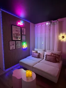 Miami Secret • Air conditioning, 2-seater hot tub & home theater - Image 4