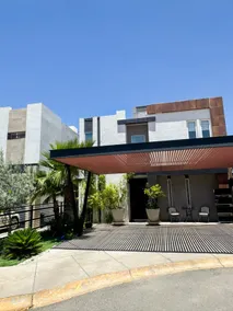 Modern House with Pool 2 Min from Puente Internacional. - Image 2