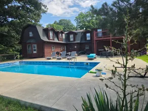 The Wooden Turnip Cabin & Pool - Image 2