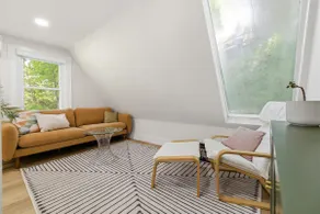 Charming Oyster Bay Cottage - Walkable to Town - Image 2