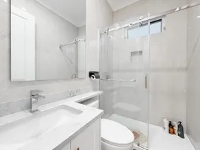 Stylish Private Suite near Richmond Centre 1BDR - Image 3