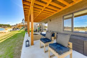 Private Beach & Game Room! Sunset Lake Group Hub - Image 2