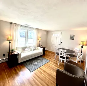 Cozy home, close to downtown Salem MA - Image 2