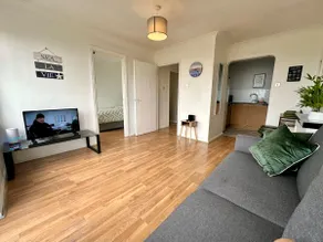 Thames View Super Flat - Image 4