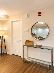 Comfortable 3BR, Indoor/Outdoor Parking Included. - Image 5