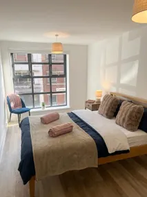 Panoramic View City Centre Apartment And Free Netflix - Image 3