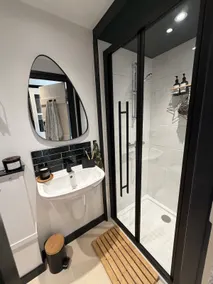 Luxury Annex with Private Entrance - Image 4