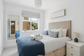 Virginia Water - 2 Bed & Parking - By Tempstay - Image 2