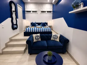 Santorini Suite with Private Jacuzzi & Sauna - Image 4