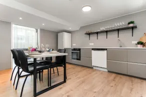 Loft 21 - Stylish Five Bedroom Apartment by Heimaleiga - Image 3