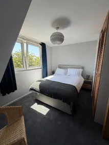 Modernised townhouse near Howbery Park - Image 5