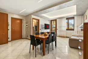Airport BGY 4 min - Spacious House with Two Balconies - Image 4
