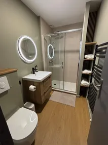 Petite maison privée de 33m2 Beaucouzé avec étang - Image 3