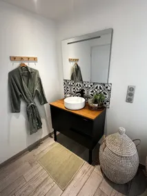 Renovated Provence home — valley & mountain view - Image 3