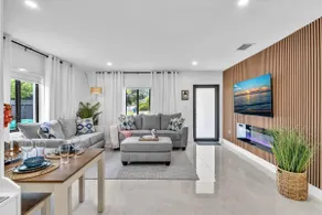Modern Miami Retreat Game Room BBQ Patio Sleeps 10 - Image 5