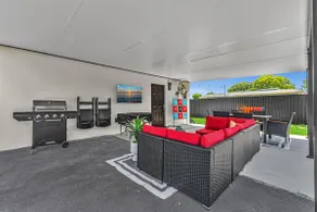 Modern Miami Retreat Game Room BBQ Patio Sleeps 10 - Image 3