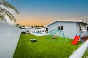Miami Horizon | 12 PPL | Pool | Games|Top Location - Image 3