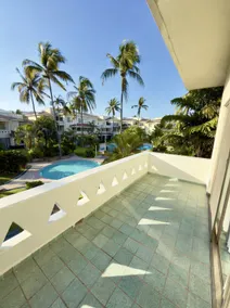 House half a block from the sea, pool, tennis court - Image 4