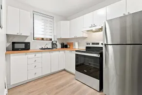 Ideal Montreal Escape - 6 mins From Metro - Sleeps 4 - Image 4