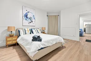 Ideal Montreal Escape - 6 mins From Metro - Sleeps 4 - Image 2