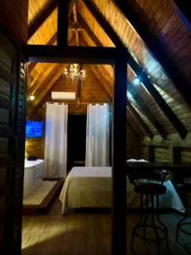 Rustic chalet with bathtub in José Boiteux - Image 4