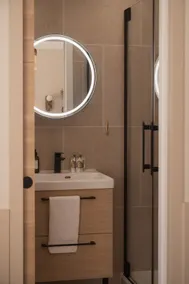 Studio-Standard-Terrace-Ensuite with Shower - Image 3